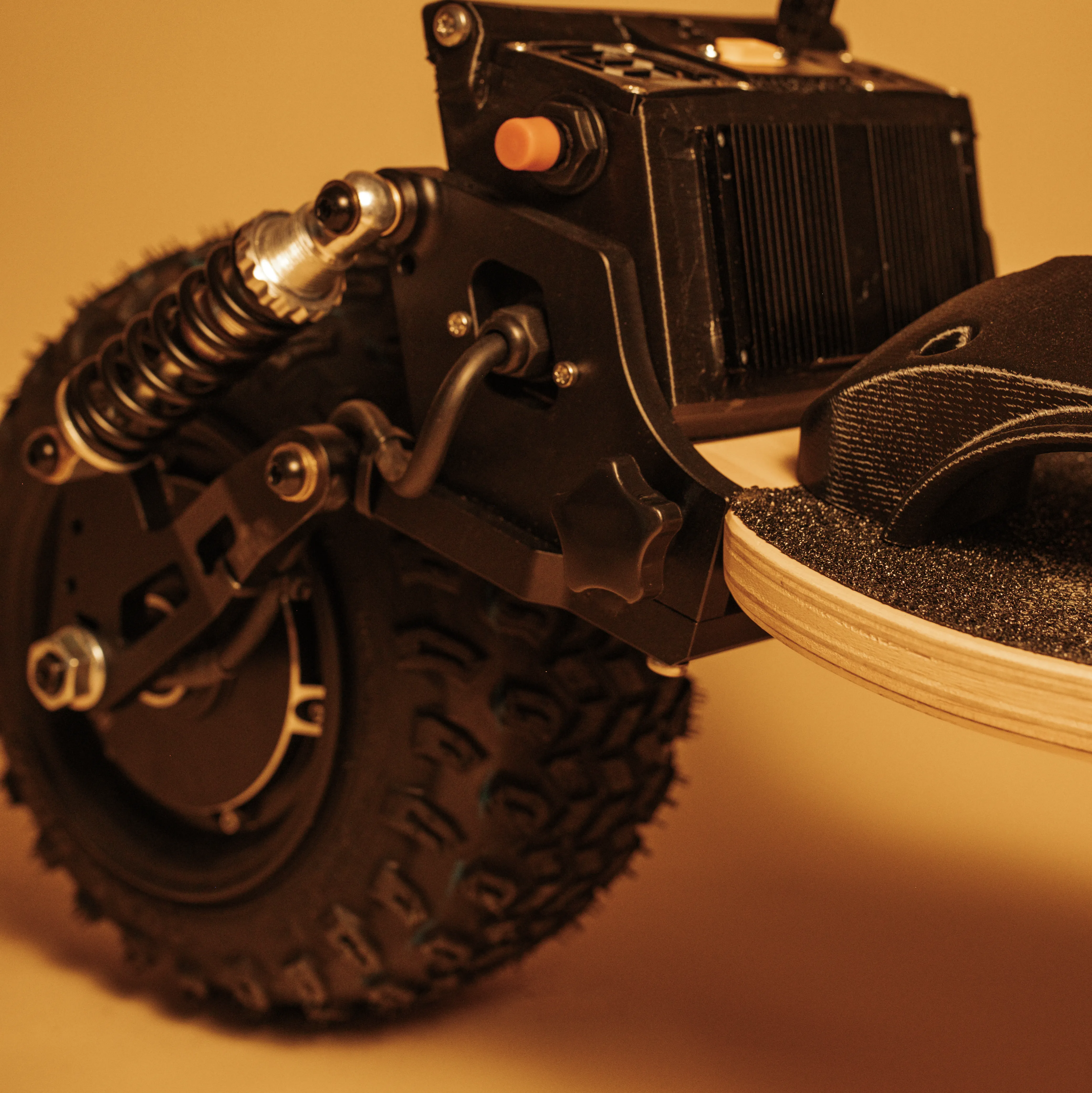 mécanisme fixation remorque e-skate Sternboard attelage skate électrique robuste