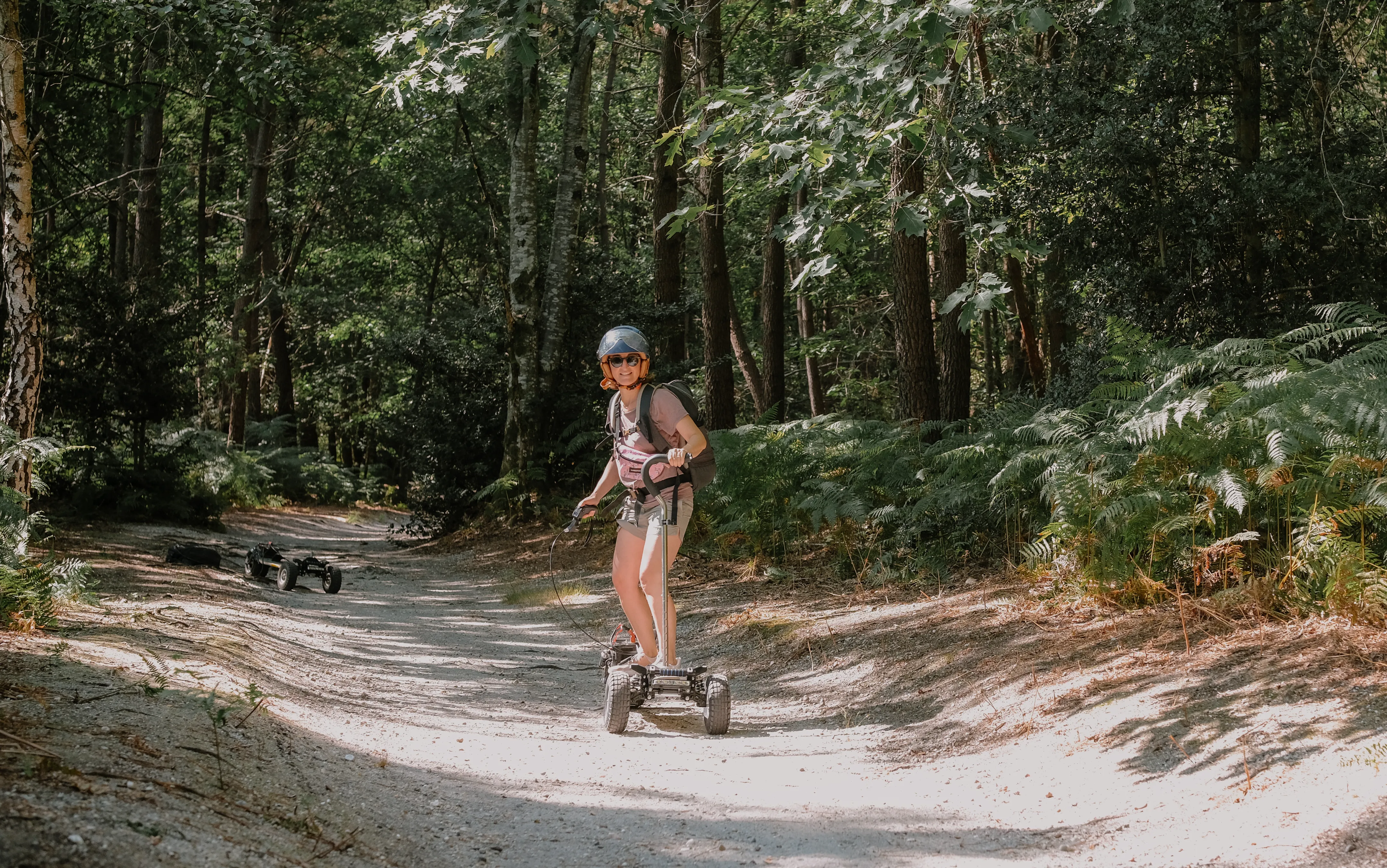 Cliente skateboard électrique Sternboard van life bois nature nomade