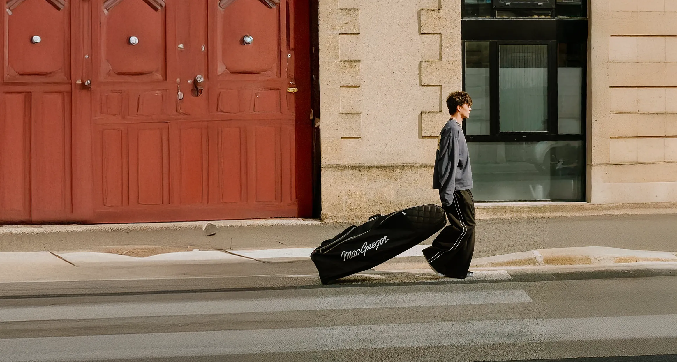 Flexibilité voyage e-skateboard Sternboard transport mobile praticité déplacement nomade