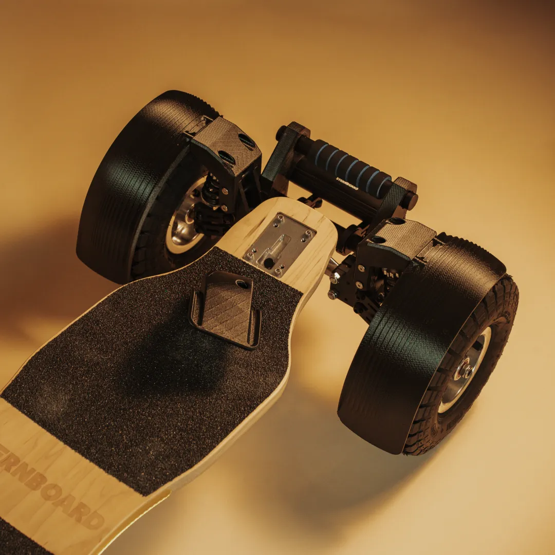 skateboard électrique Sternboard garde-boue avant équipé e-skate protection complète
