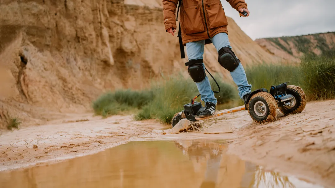 Invincible Sternboard étanche planche électrique waterproof mobilité électrique résistante conditions extrêmes