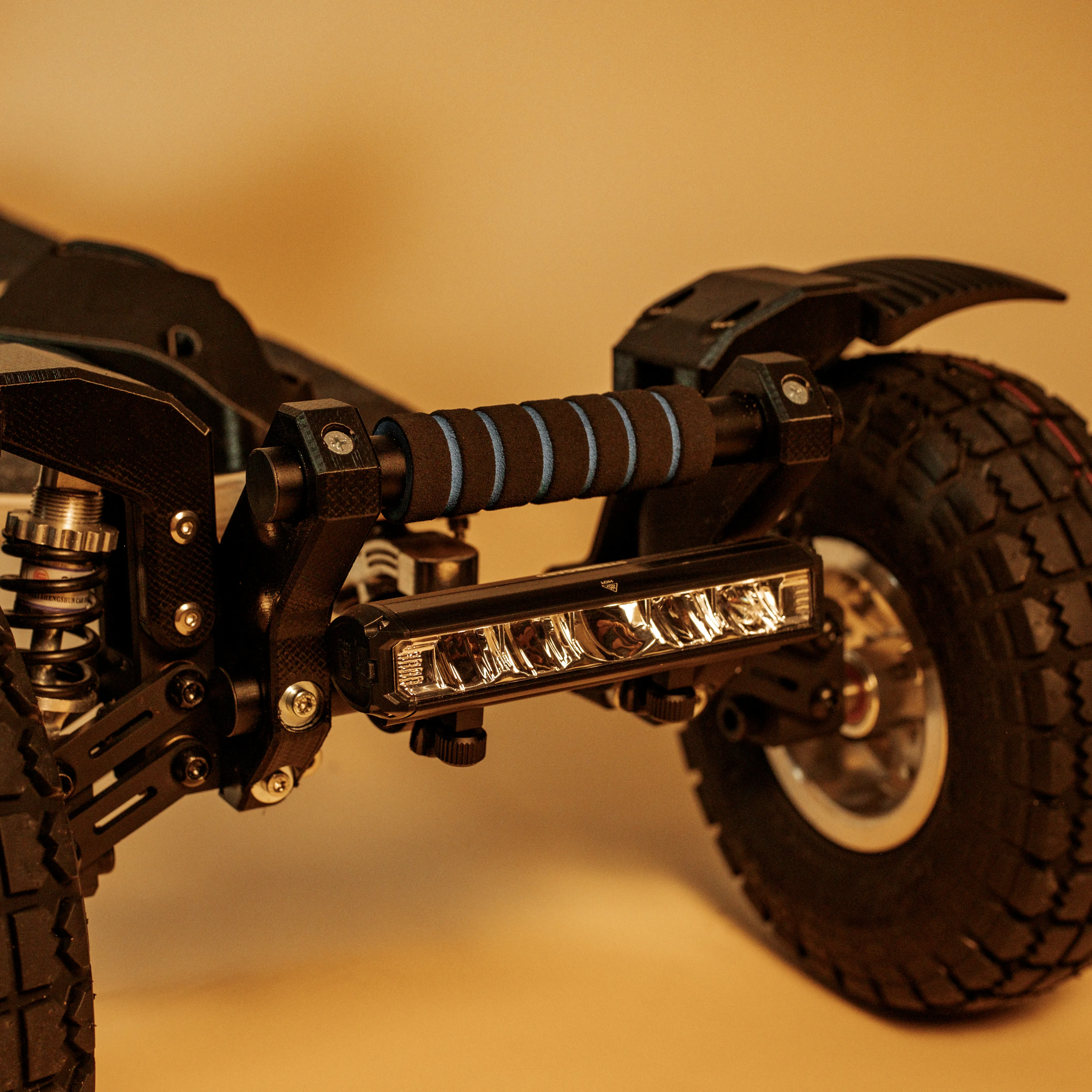 grand phare planche électrique Sternboard intégré système direction technique français