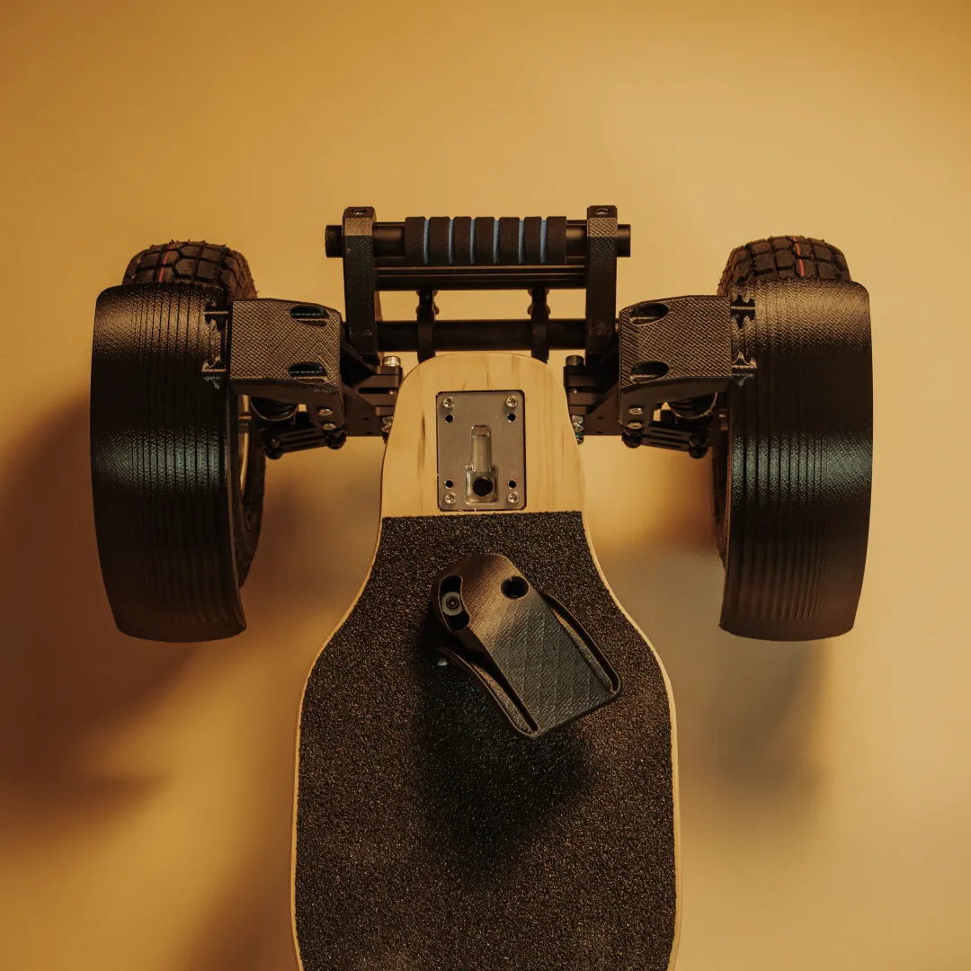 roues tout-terrain skateboard électrique Sternboard longboard électrique adhérence