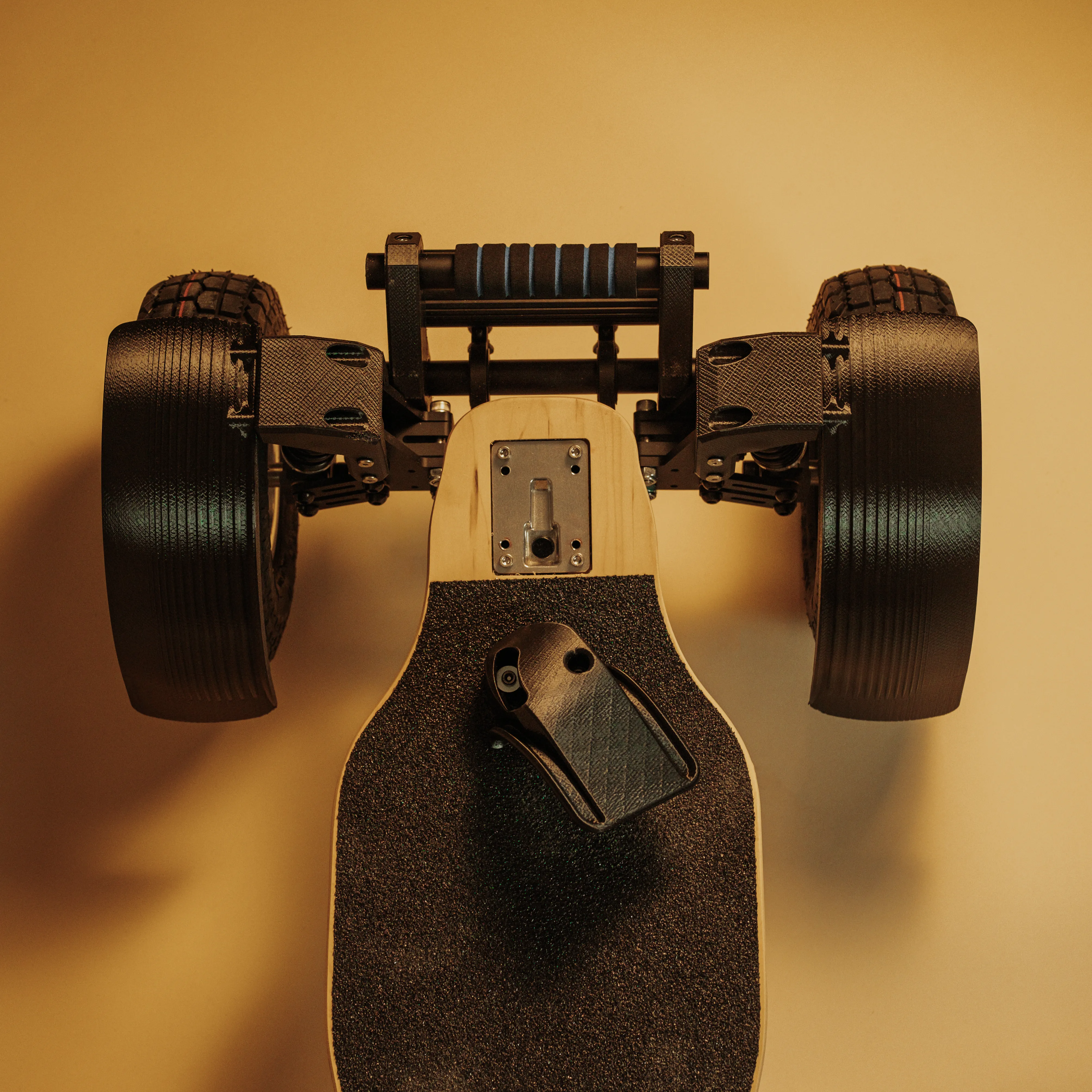 roues tout-terrain skateboard électrique Sternboard longboard électrique adhérence