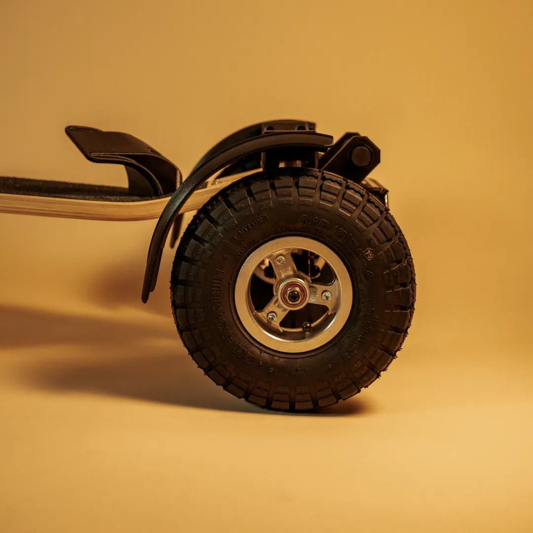 roues tout-terrain e-board Sternboard profil crampon planche électrique