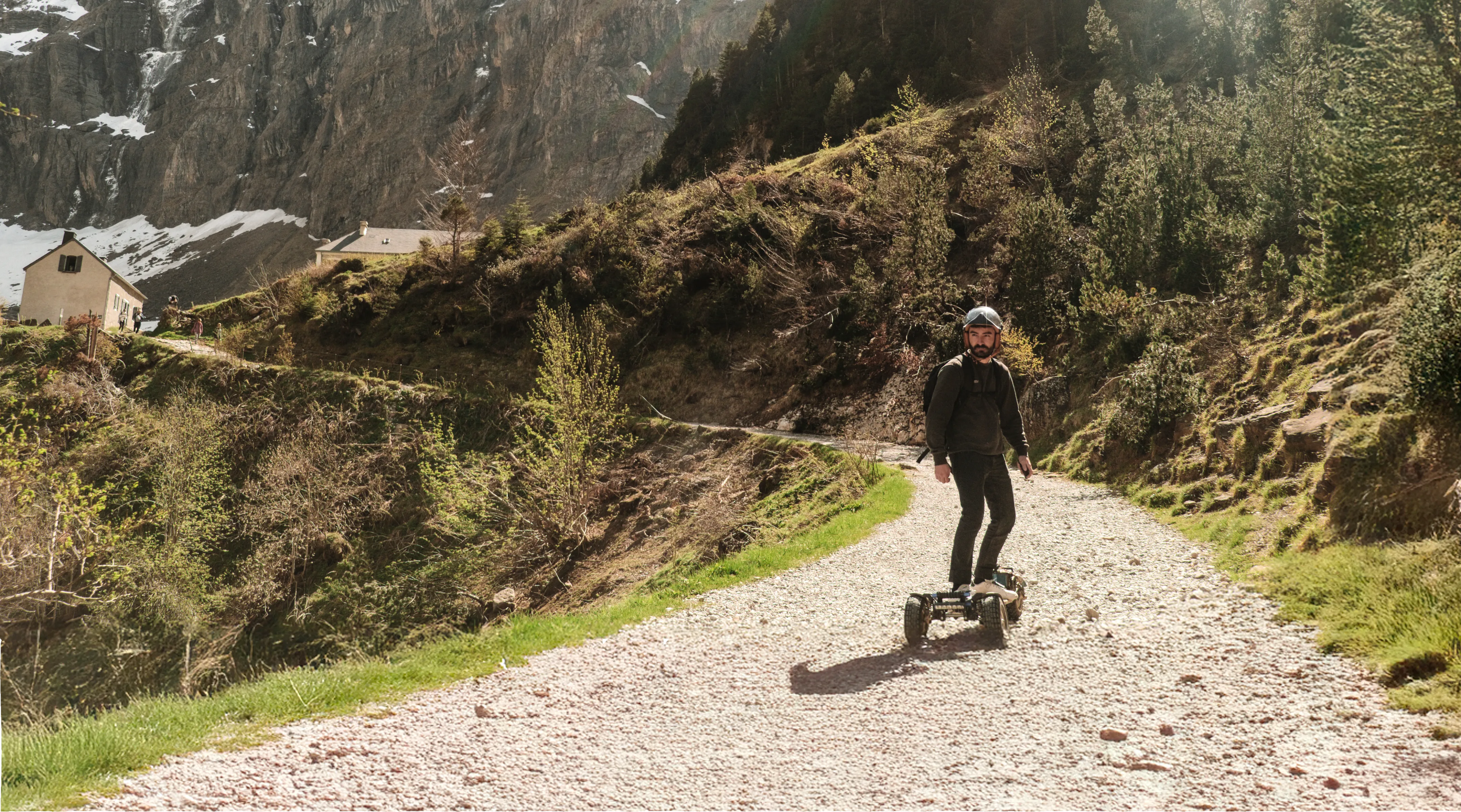 Sécurité montagne e-skate Sternboard protection altitude prudence équipement