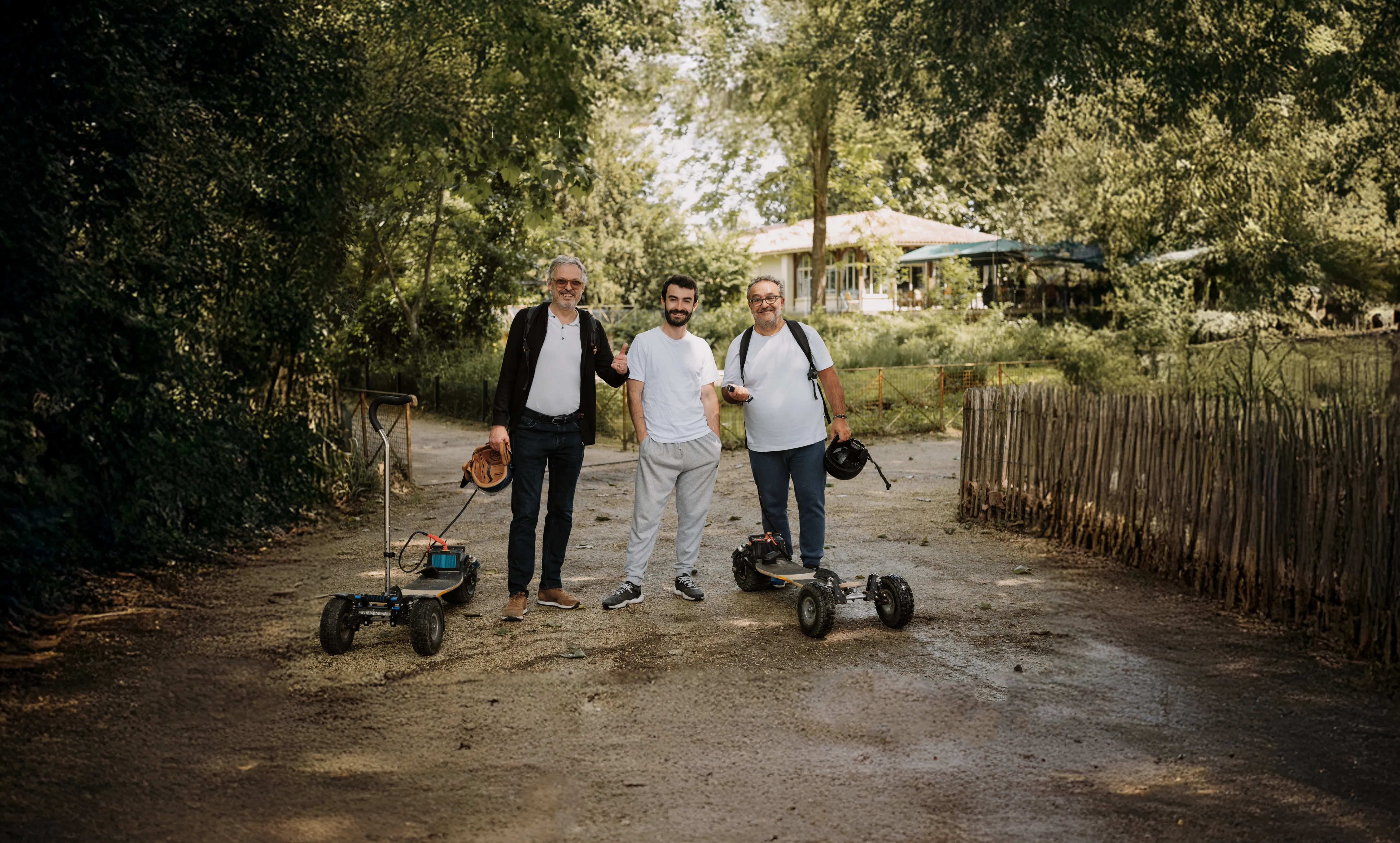 Passion outdoor amateur skateboard électrique Sternboard exploration nature weekend